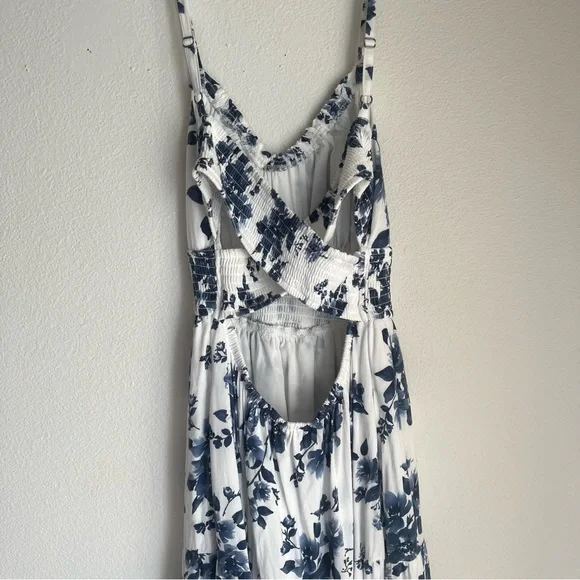 Hollister Blue and White Floral Maxi Dress - Picture 5 of 6